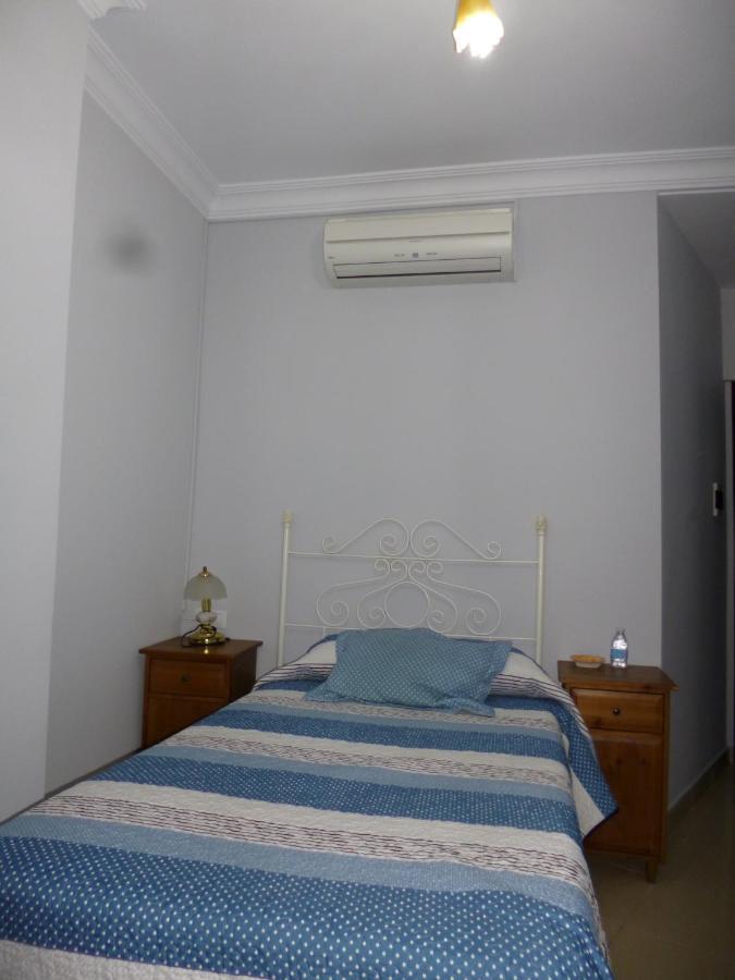 Hostal Virgen Del Rocio Los Palacios Y Villafranca Exterior foto