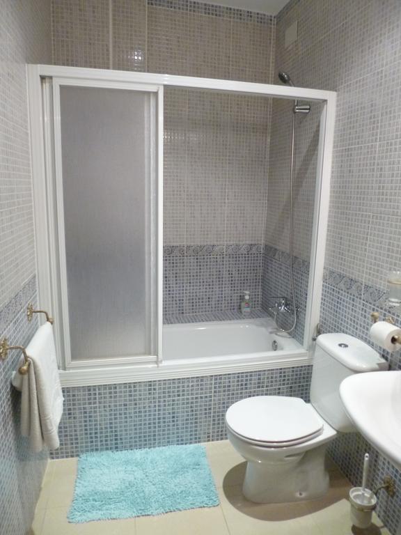 Hostal Virgen Del Rocio Los Palacios Y Villafranca Quarto foto